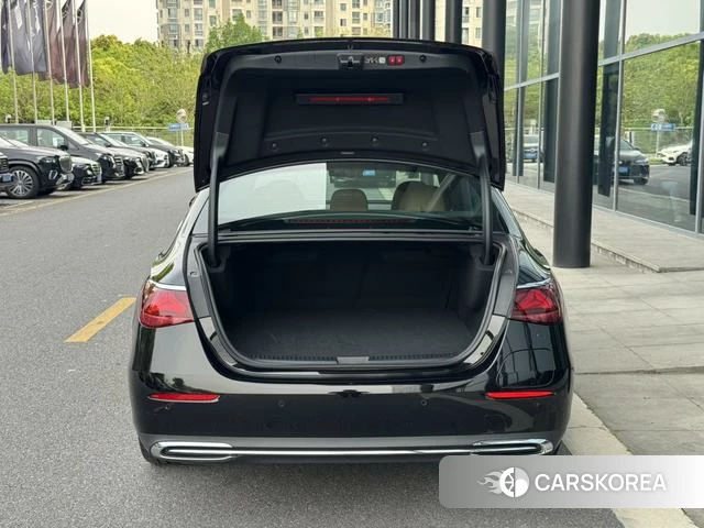 Mercedes-Benz E-Class 2024 Черный из Китая, фото 4