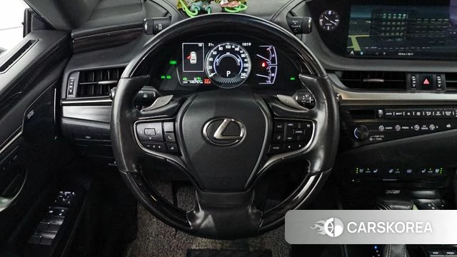 Lexus ES300h 7th generation 2019 Белый из Кореи, фото 4
