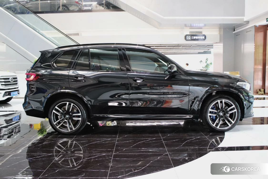 BMW X5 M 2021 Черный из Китая, фото 4