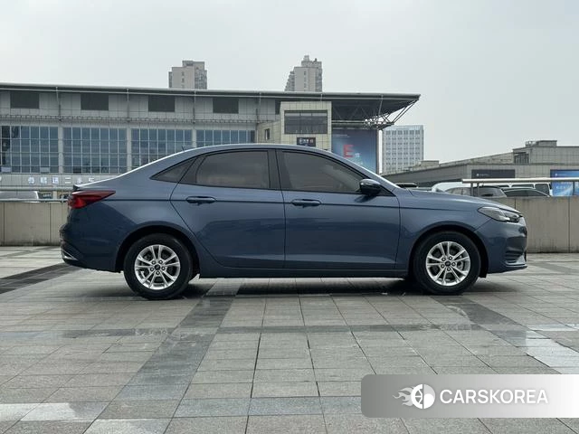 Ford Escort 2021 Синий из Китая, фото 4