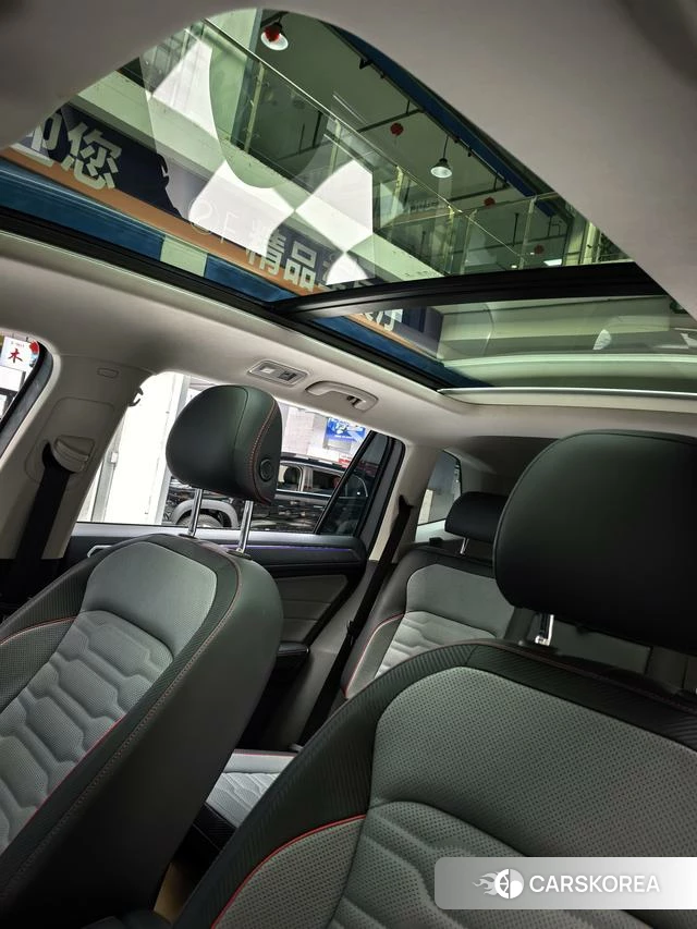 Volkswagen Tiguan L 2021 Серебристо-серый из Китая, фото 4