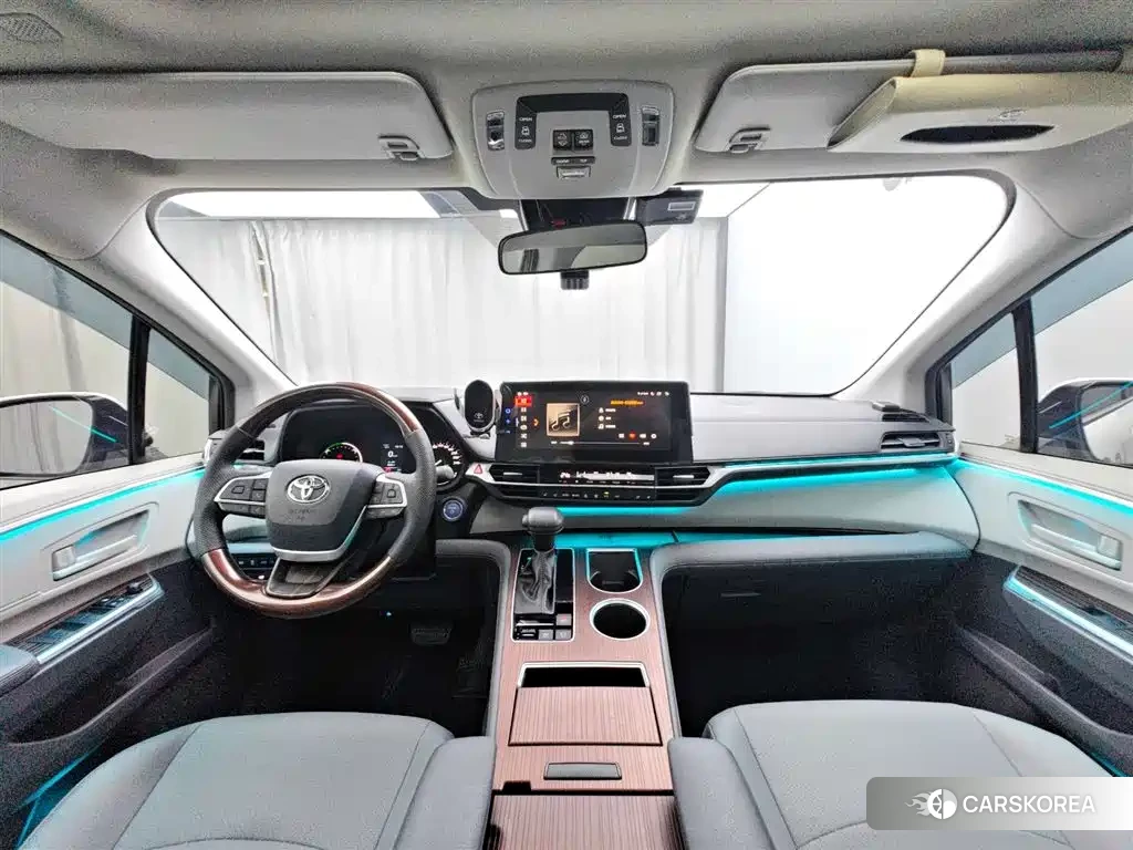 Toyota Granvia 2023 Белый из Китая, фото 4