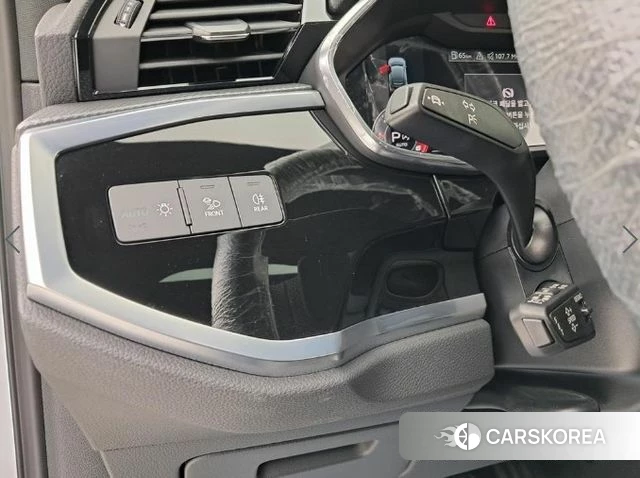 Audi Q3 (F3) 2022 Белый из Кореи, фото 4