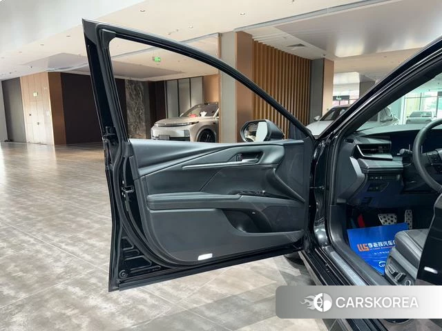 Toyota Camry 2025 Черный из Китая, фото 4
