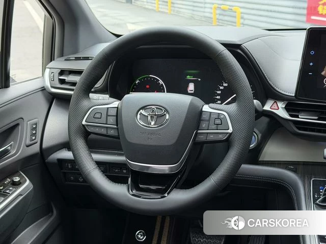 Toyota Granvia 2023 Черный из Китая, фото 4