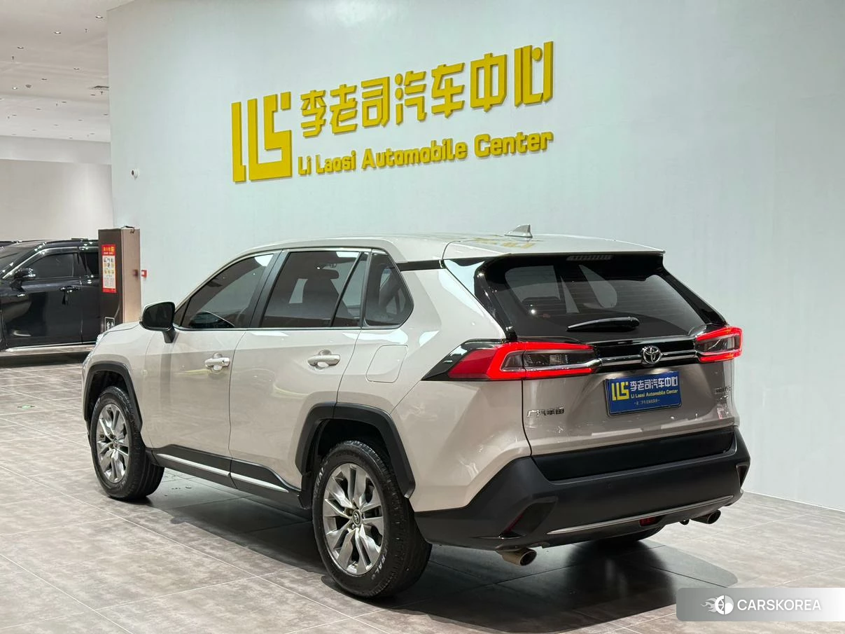 Toyota Wildlander 2020 Серебристо-серый из Китая, фото 4