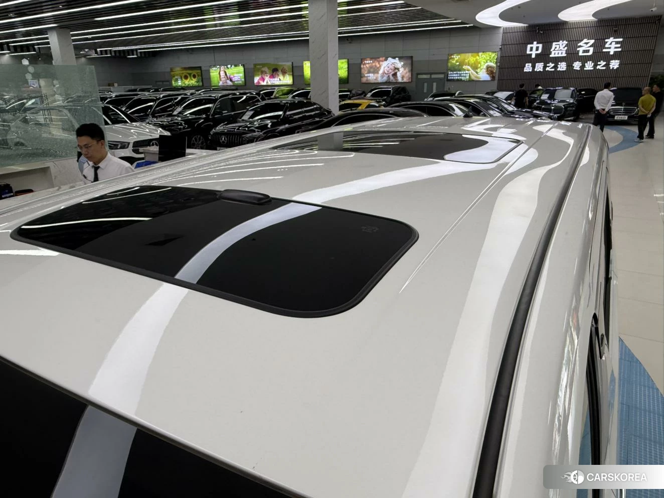 Toyota Alphard 2021 Белый из Китая, фото 4