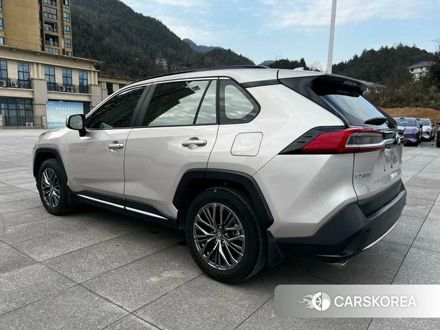 Toyota Wildlander 2023 Шампань из Китая, фото 4