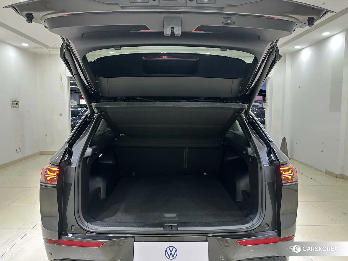 Volkswagen Tavendor 2022 Темно-серый из Китая, фото 4