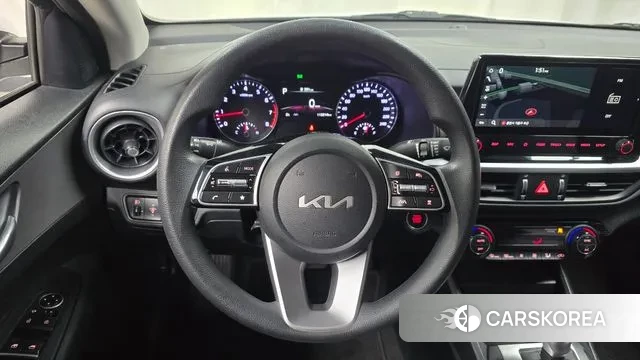 Kia The New K3 2nd generation 2022 Белый из Кореи, фото 4