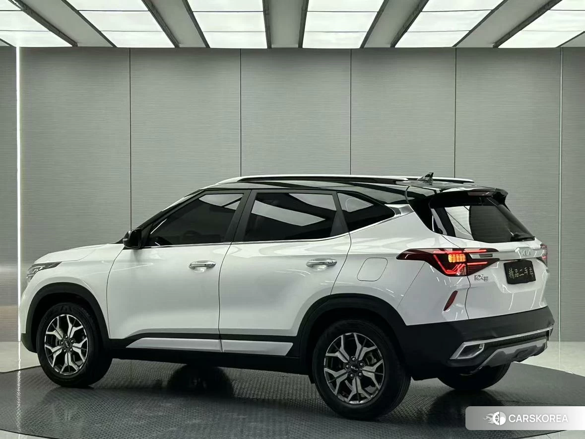 Kia KX3 2021 Белый из Китая, фото 4