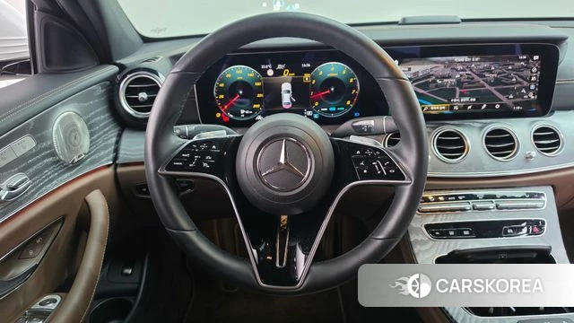 Mercedes-Benz E-Class W213 2023 Белый из Кореи, фото 4