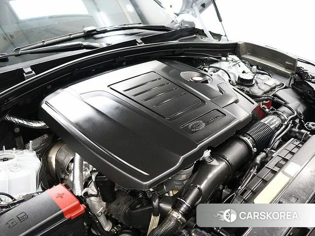 Land Rover Range Rover Velar 2026 Светло-серебряный цвет из Кореи, фото 4