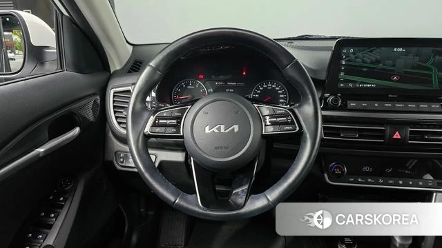 Kia Seltos 2022 Белый из Кореи, фото 4