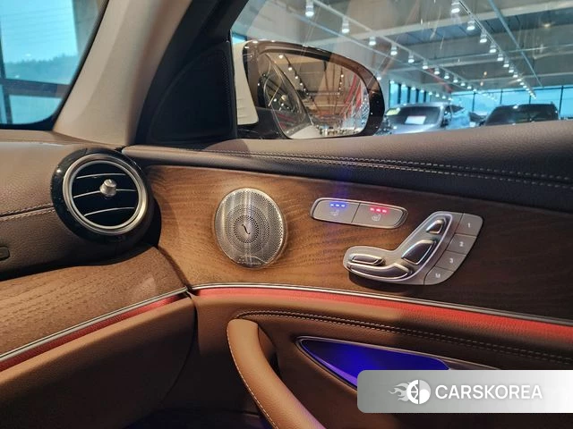 Mercedes-Benz E-Class W213 2020 Белый из Кореи, фото 4