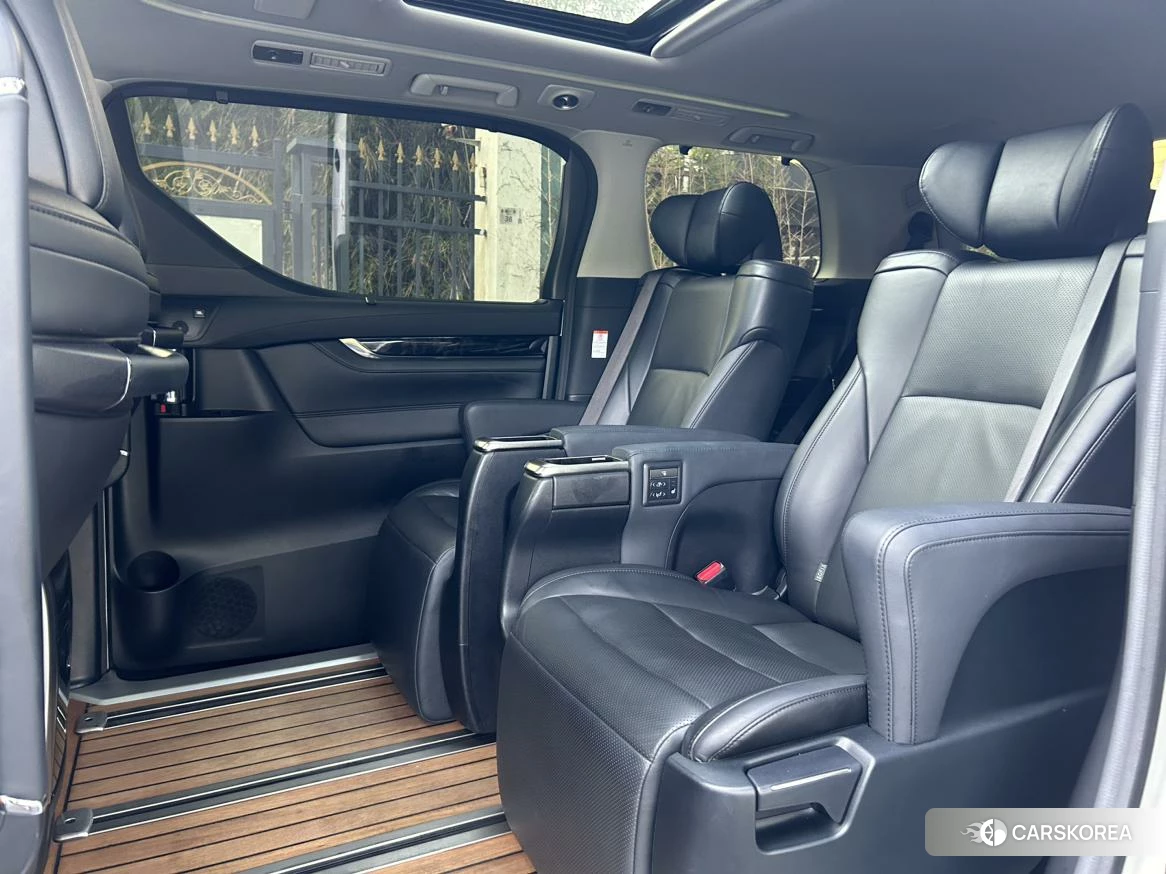 Toyota Vellfire 2021 Белый из Китая, фото 4