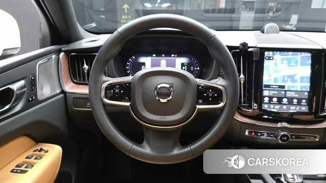 Volvo XC60 second Generation 2023 Белый из Кореи, фото 4