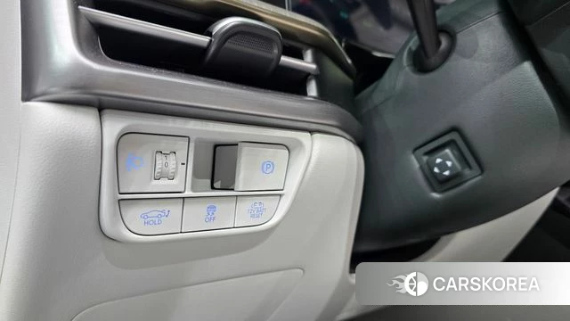 Hyundai Grandeur Hybrid (GN7) 2023 Светло-серебряный цвет из Кореи, фото 4