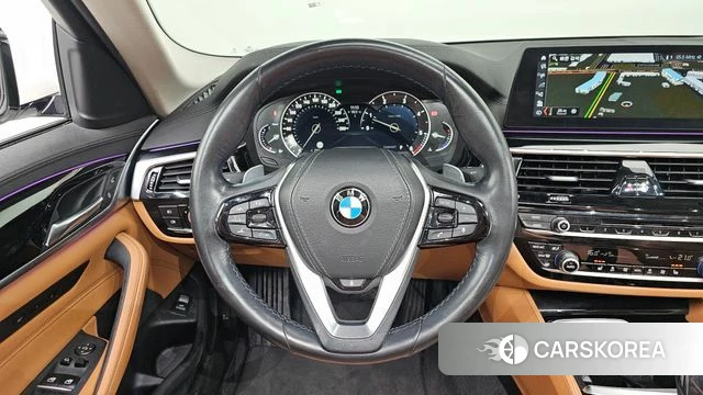 BMW 5 Series (G30) 2018 Белый из Кореи, фото 4