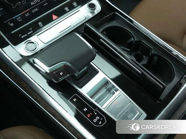 Audi Q7 2021 Черный из Китая, фото 4