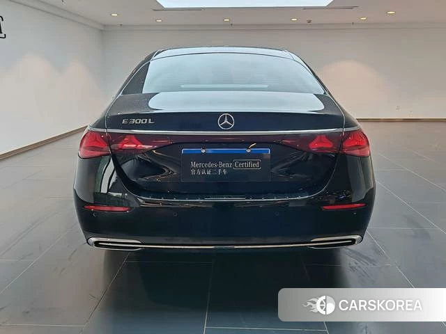 Mercedes-Benz E-Class 2025 Черный из Китая, фото 4