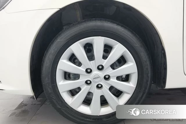 Nissan Sylphy 2021 Белый из Китая, фото 4