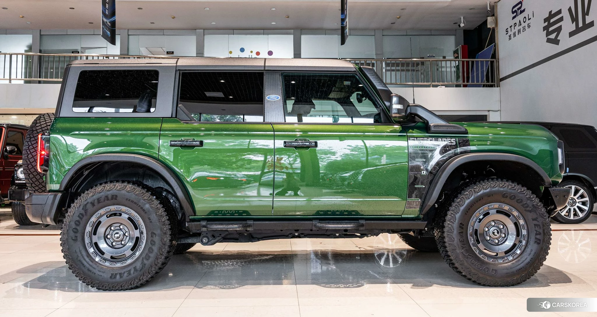 Ford Bronco 2024 Зеленый из Китая, фото 4