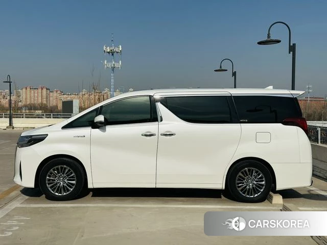 Toyota Alphard 2023 Белый из Китая, фото 4