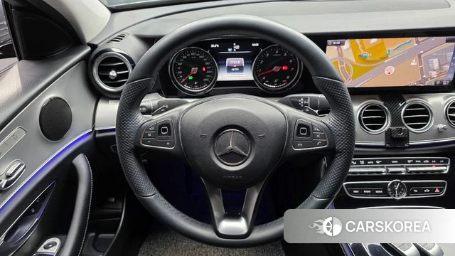 Mercedes-Benz E-Class W213 2018 Серый из Кореи, фото 4