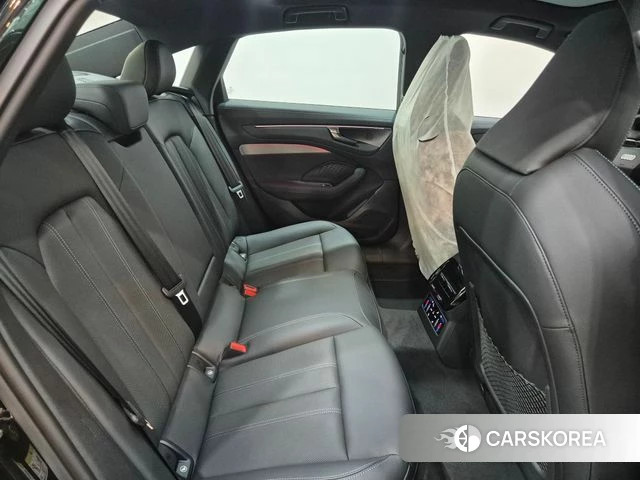 Audi A6 (C9) 2026 Черный из Кореи, фото 4