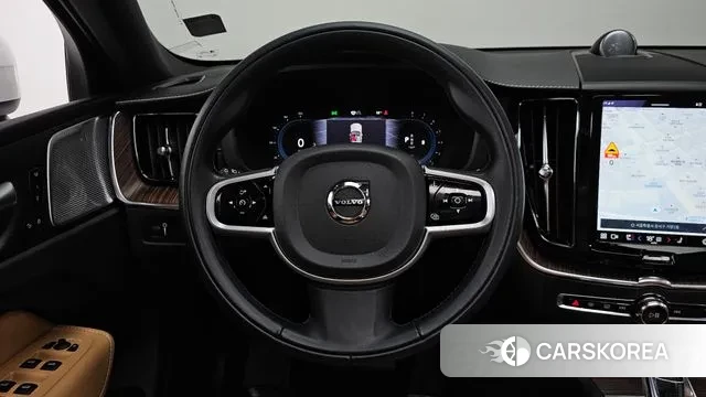 Volvo XC60 second Generation 2022 Белый из Кореи, фото 4
