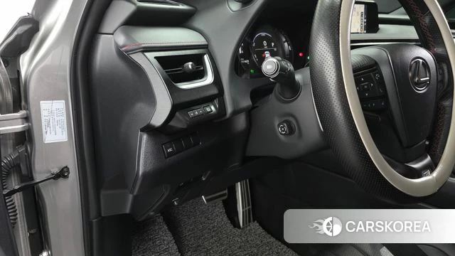 Lexus UX250h 2021 Серебристо-серый из Кореи, фото 4