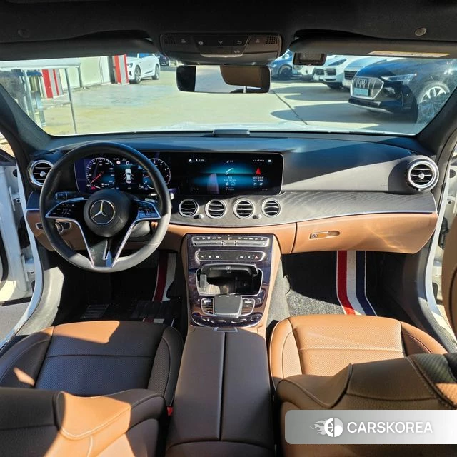 Mercedes-Benz E-Class W213 2023 Белый из Кореи, фото 4