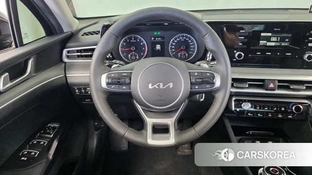 Kia K5 3rd generation 2023 Черный из Кореи, фото 4