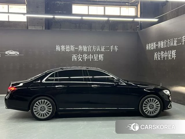 Mercedes-Benz E-Class 2023 Черный из Китая, фото 4