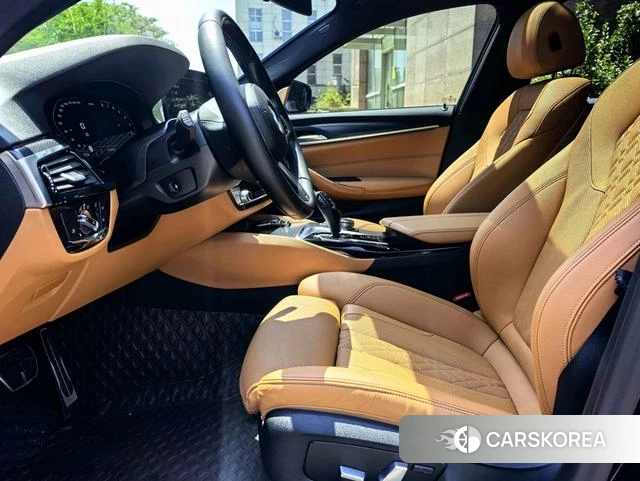 BMW 5 series 2021 Серебристо-серый из Китая, фото 4