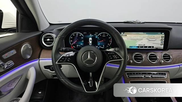 Mercedes-Benz E-Class W213 2023 Белый из Кореи, фото 4