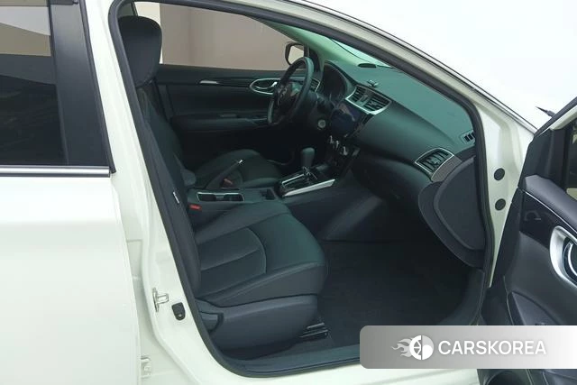 Nissan Sylphy 2023 Белый из Китая, фото 4