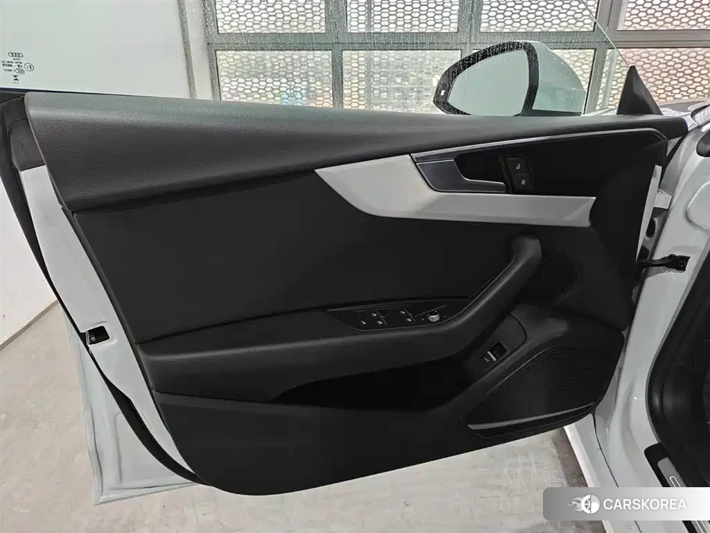 Audi A5 2023 Белый из Китая, фото 4