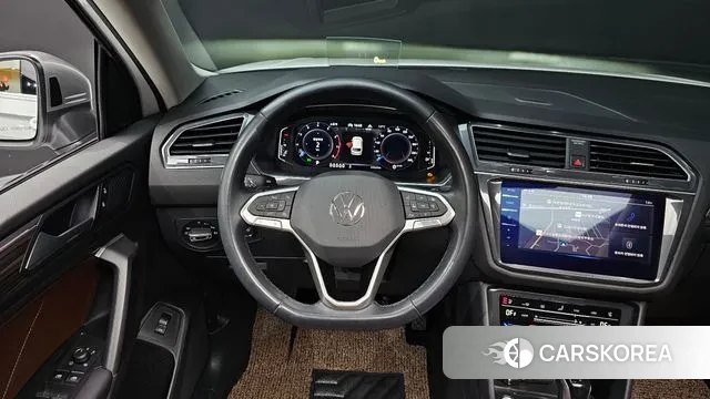 Volkswagen Tiguan Allspace 2023 Белый из Кореи, фото 4