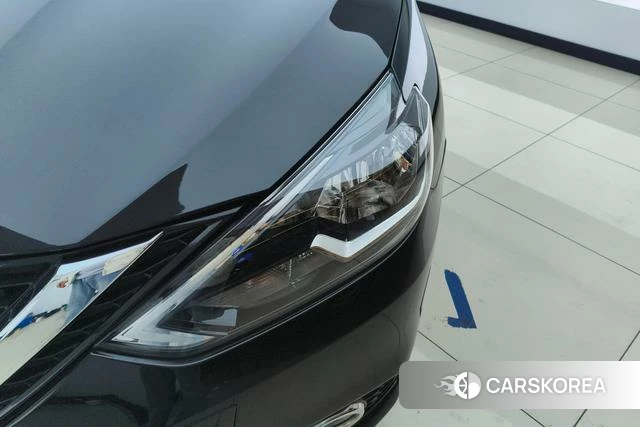 Nissan Sylphy 2023 Черный из Китая, фото 3