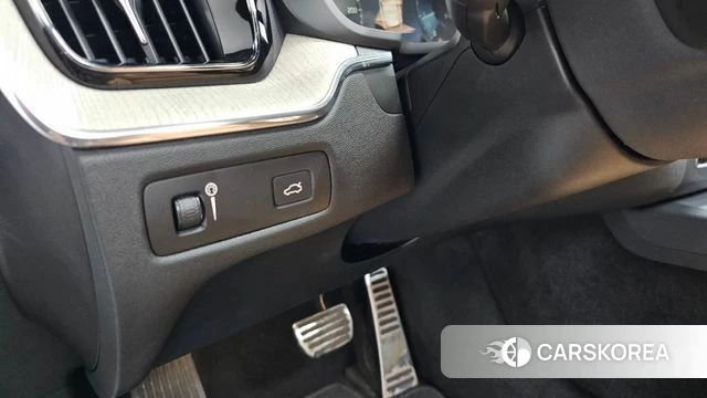 Volvo XC60 second Generation 2019 Белый из Кореи, фото 4