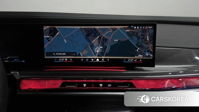 BMW 7 Series (G70) 2024 Цвет галактики из Кореи, фото 4