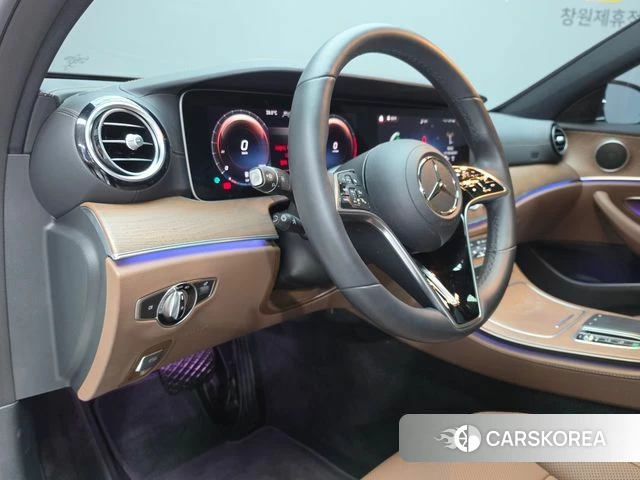 Mercedes-Benz E-Class W213 2022 Белый из Кореи, фото 4