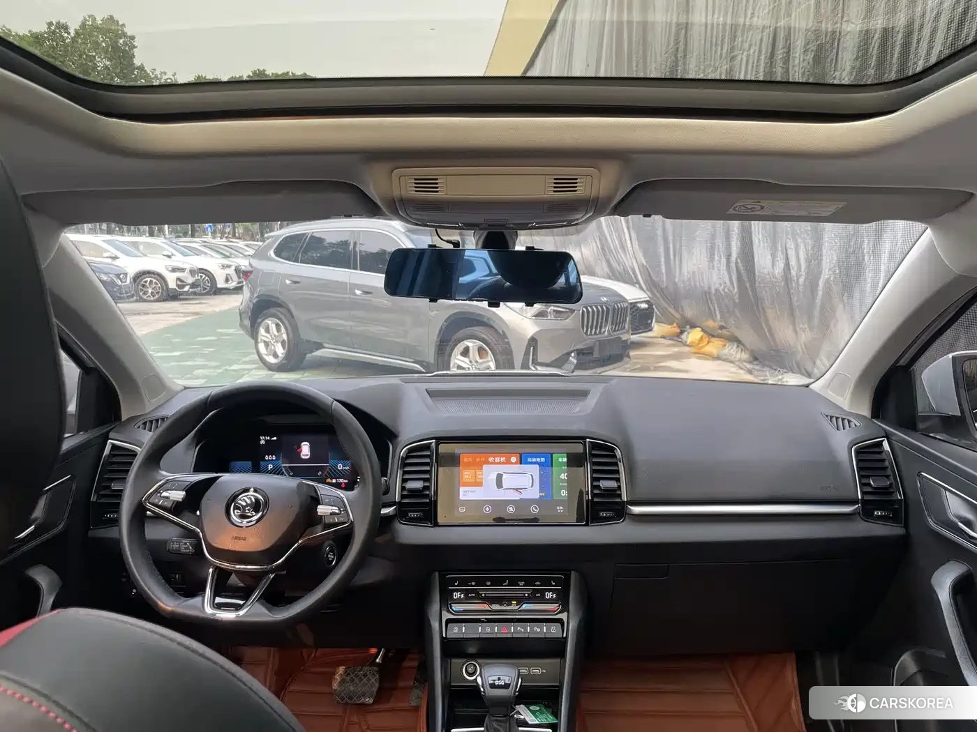 Skoda Karoq 2023 Белый из Китая, фото 4