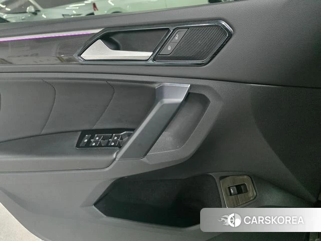 Volkswagen Tiguan second Generation 2021 Серый из Кореи, фото 4
