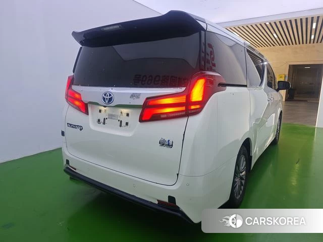 Toyota Alphard 2021 Белый из Китая, фото 4