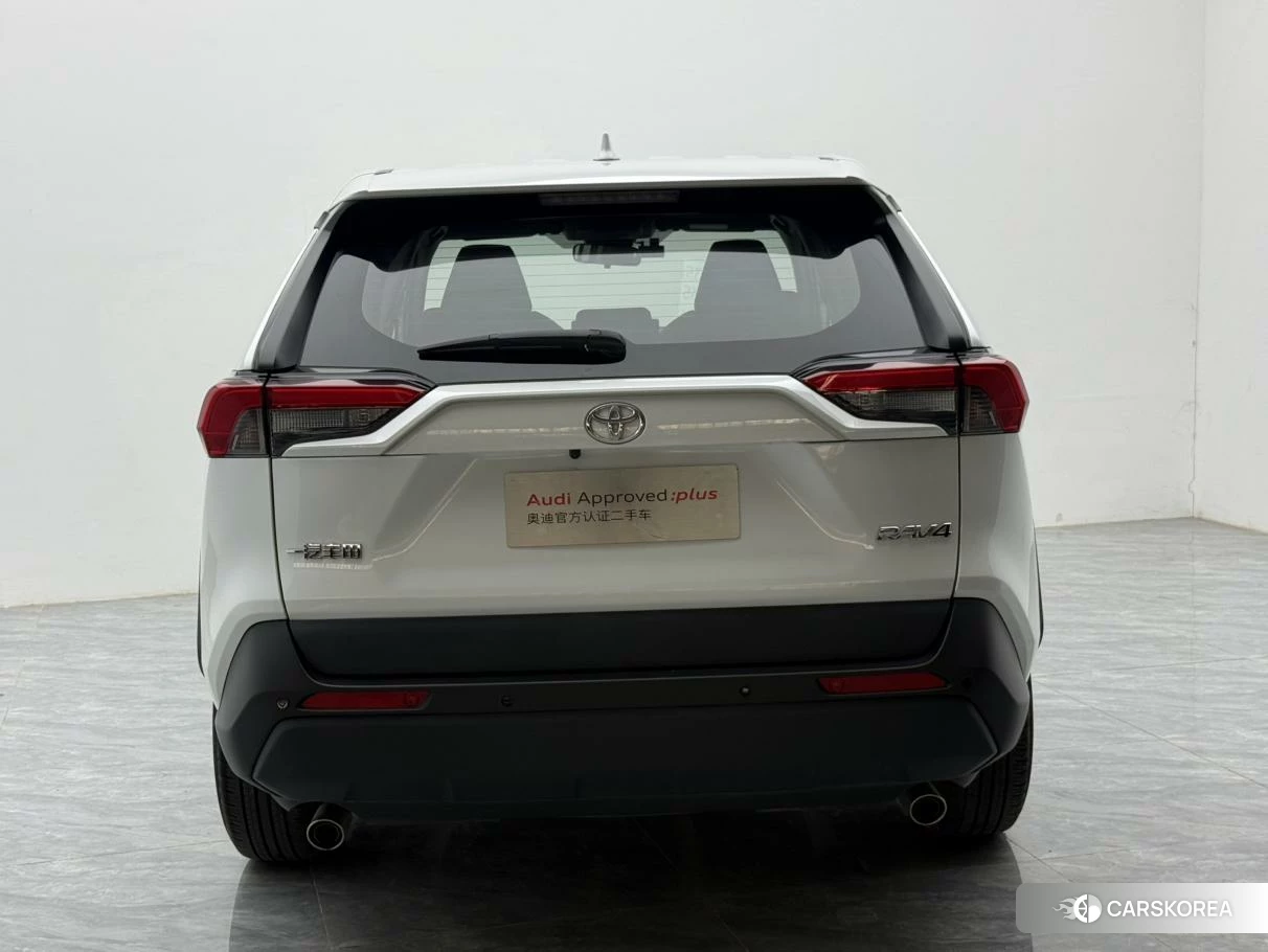 Toyota RAV4 2023 Белый из Китая, фото 4