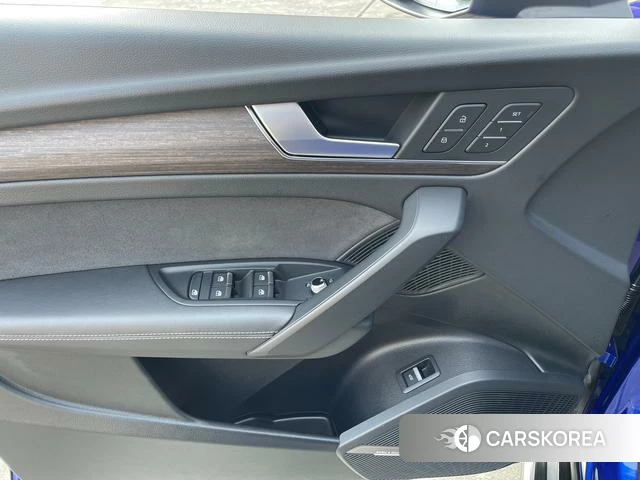 Audi Q5L 2021 Синий из Китая, фото 4