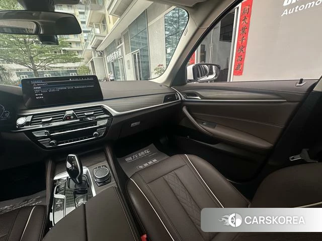 BMW 5 series PHEV 2022 Белый из Китая, фото 4